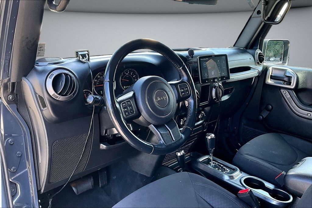 Used 2017 Jeep Wrangler Sport w/ Connectivity Group AWD/4WD image 15