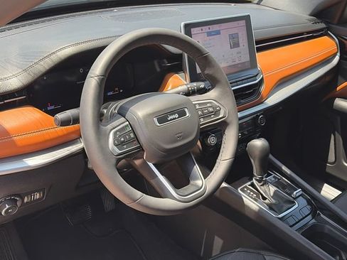 Used 2025 Jeep Compass Limited w/ Elite Group AWD/4WD image 17