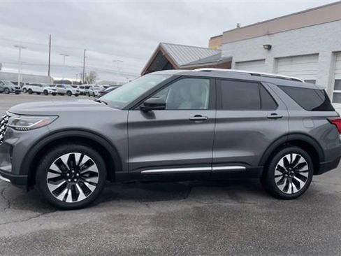 Used 2025 Ford Explorer Platinum w/ LUX Leather Package image 6