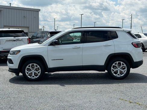 Used 2024 Jeep Compass Latitude AWD/4WD image 8