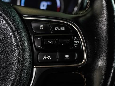 Used 2022 Kia Niro EX w/ Cold Weather Package FWD image 33