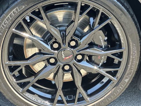 Used 2024 Chevrolet Corvette Stingray Preferred Cpe w/ Z51 Performance Package RWD image 20