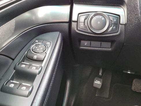 Used 2018 Ford Explorer XLT w/ Equipment Group 201A image 13