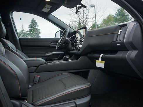 New 2025 Nissan Pathfinder Rock Creek image 11