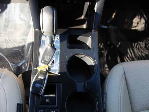 Used 2016 Subaru Outback 3.6R Limited image 24