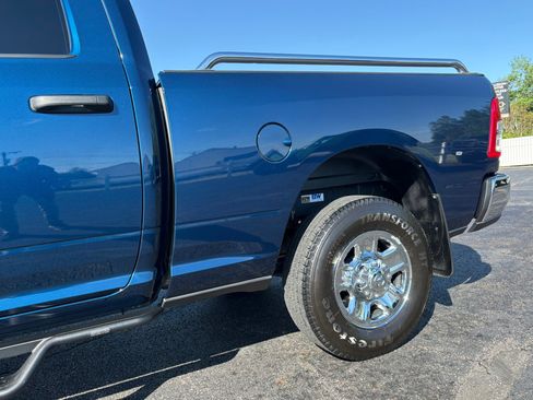Used 2024 RAM 3500 Tradesman w/ Chrome Appearance Group AWD/4WD image 8