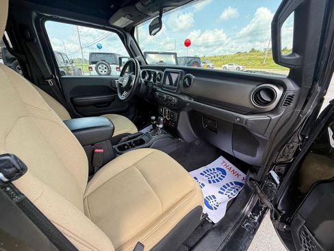 Used 2020 Jeep Gladiator Sport w/ Quick Order Package 24S AWD/4WD image 31