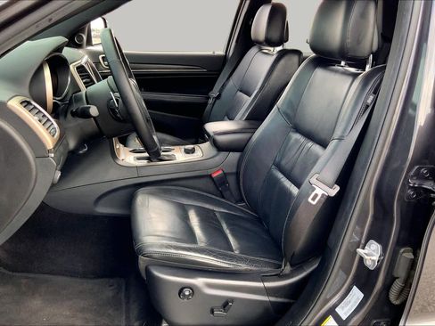 Used 2016 Jeep Grand Cherokee Limited AWD/4WD image 7
