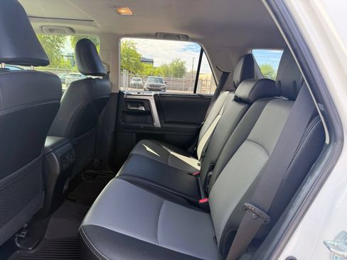 Used 2020 Toyota 4Runner SR5 Premium w/ Moonroof Package AWD/4WD image 10