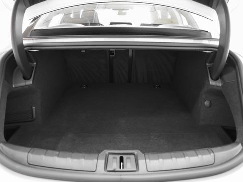 Used 2023 Porsche Taycan image 18