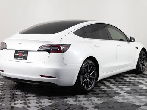 Used 2020 Tesla Model 3 Standard Range RWD image 7