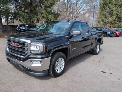 Used 2017 GMC Sierra 1500 SLE w/ SLE Value Package image 1
