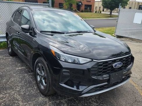 Used 2023 Ford Escape ST-Line w/ Tech Pack #1 AWD/4WD image 3
