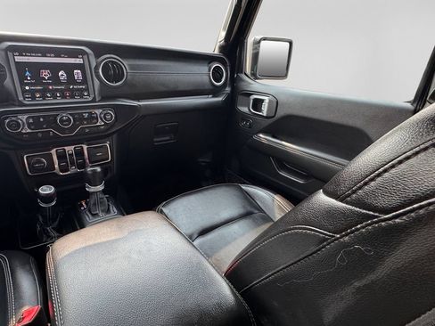 Used 2020 Jeep Wrangler Unlimited Sahara AWD/4WD image 24