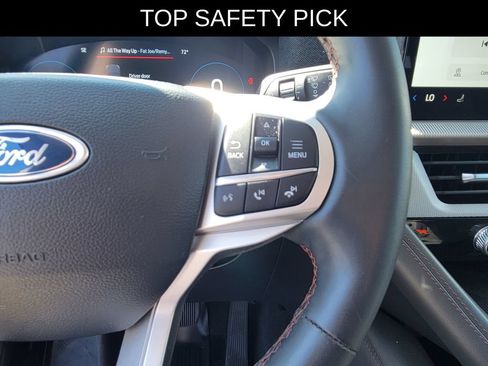 Used 2025 Ford Explorer Active AWD/4WD image 23
