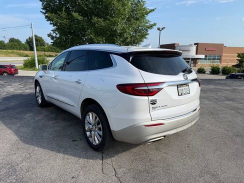 Used 2020 Buick Enclave Premium w/ Sun and Sites Package AWD/4WD image 4