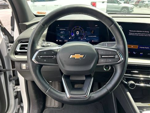 Used 2025 Chevrolet Traverse LT w/ Sun and Wheel Package AWD/4WD image 21