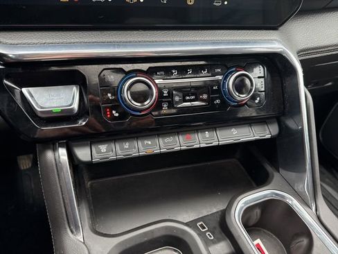 Used 2025 GMC Sierra 3500 Denali image 28