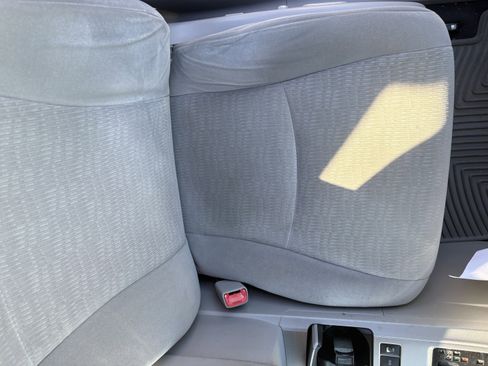 Used 2013 Toyota Highlander Plus image 10