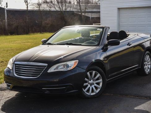 Used 2012 Chrysler 200 Touring FWD image 33