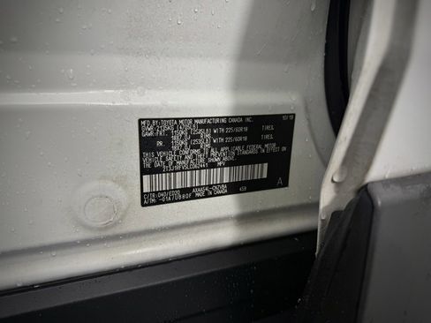 Used 2020 Toyota RAV4 TRD Off-Road image 29