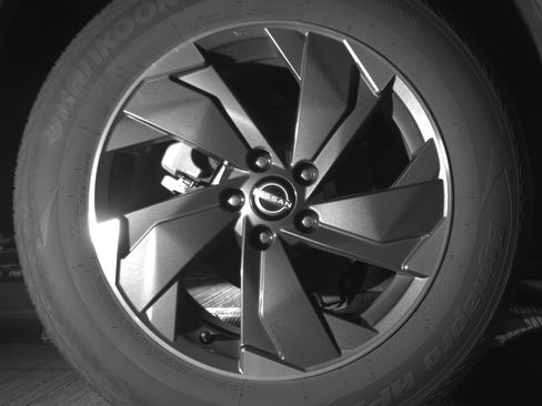 Used 2025 Nissan Rogue SV image 15