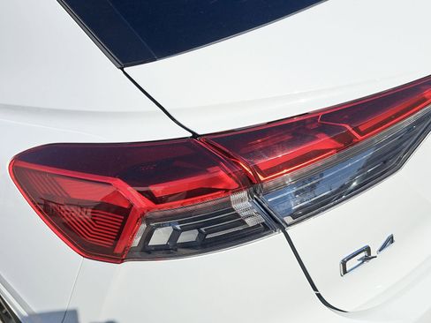 Used 2024 Audi Q4 e-tron Premium Plus image 38
