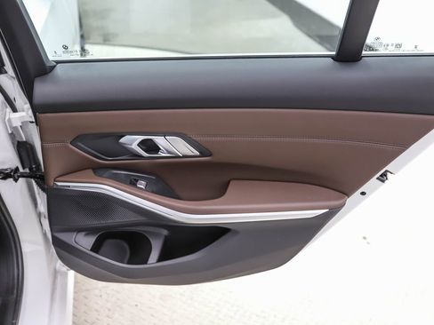 Used 2025 BMW 330i xDrive Sedan w/ Premium Package image 22