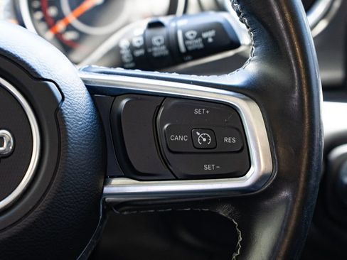 Used 2021 Jeep Wrangler Unlimited Sahara w/ Uconnect 4C Nav & Sound Group AWD/4WD image 15