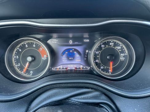 Used 2019 Jeep Cherokee Trailhawk w/ Cold Weather Group AWD/4WD image 27