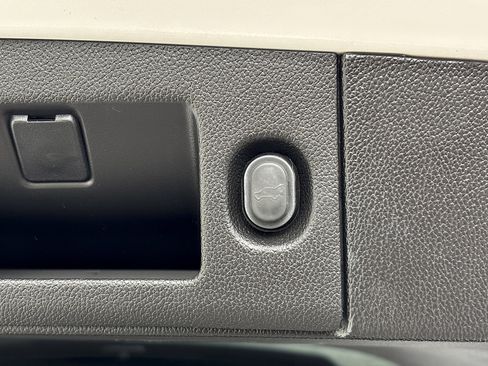 Used 2020 Cadillac Escalade Luxury AWD/4WD image 8