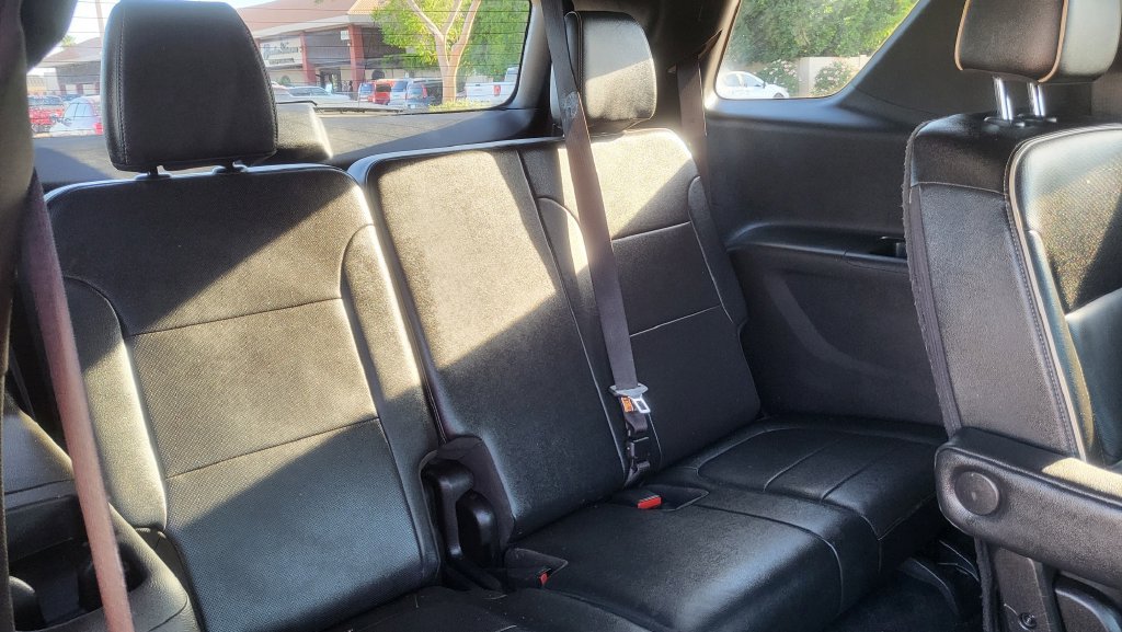 Used 2022 Chevrolet Traverse Premier w/ Redline Edition FWD image 23