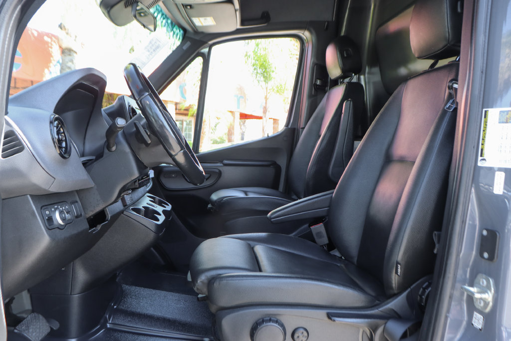 Used 2022 Mercedes-Benz Sprinter 2500 image 22
