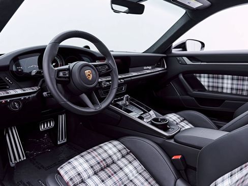 Used 2025 Porsche 911 Turbo S AWD/4WD image 2