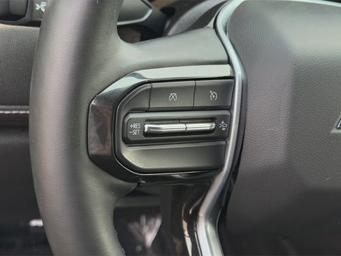 Used 2024 Chevrolet Colorado LT w/ LT Convenience Package III AWD/4WD image 24