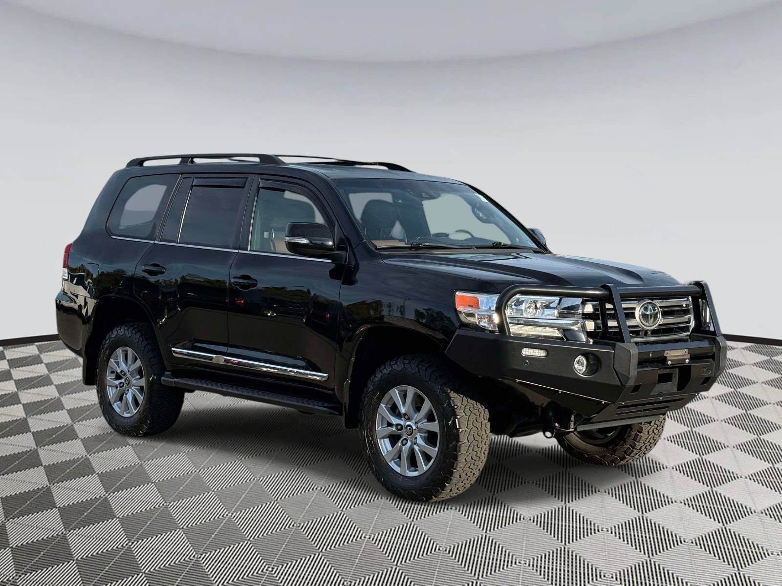 Used 2017 Toyota Land Cruiser AWD/4WD image 1