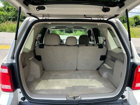 Used 2010 Ford Escape XLT AWD/4WD image 14