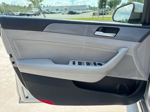 Used 2019 Hyundai Sonata SEL FWD image 13