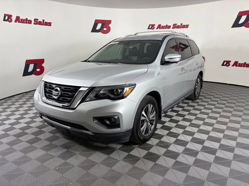 Used 2019 Nissan Pathfinder SL FWD image 2