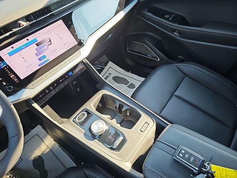 Used 2024 Jeep Wagoneer Launch Edition image 30