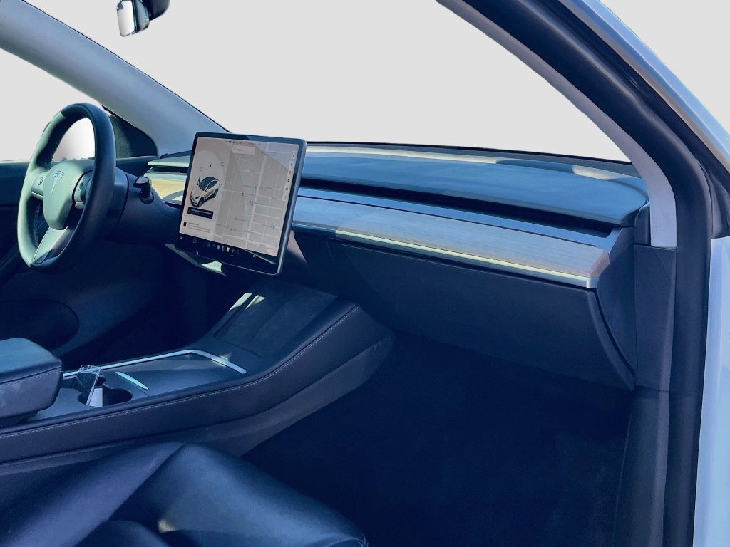 Used 2021 Tesla Model Y Long Range AWD/4WD image 31