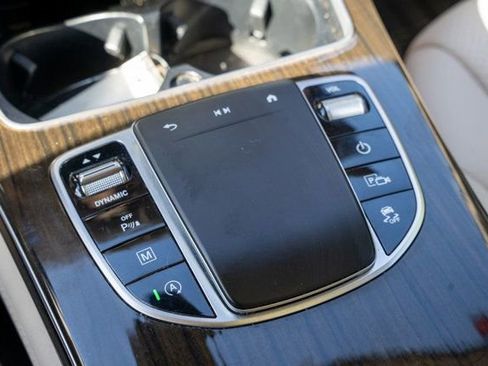 Used 2021 Mercedes-Benz GLC 300 4MATIC image 32