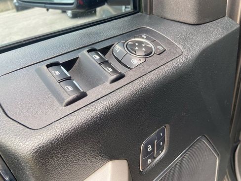 Used 2015 Ford F150 Lariat w/ Equipment Group 502A Luxury AWD/4WD image 12