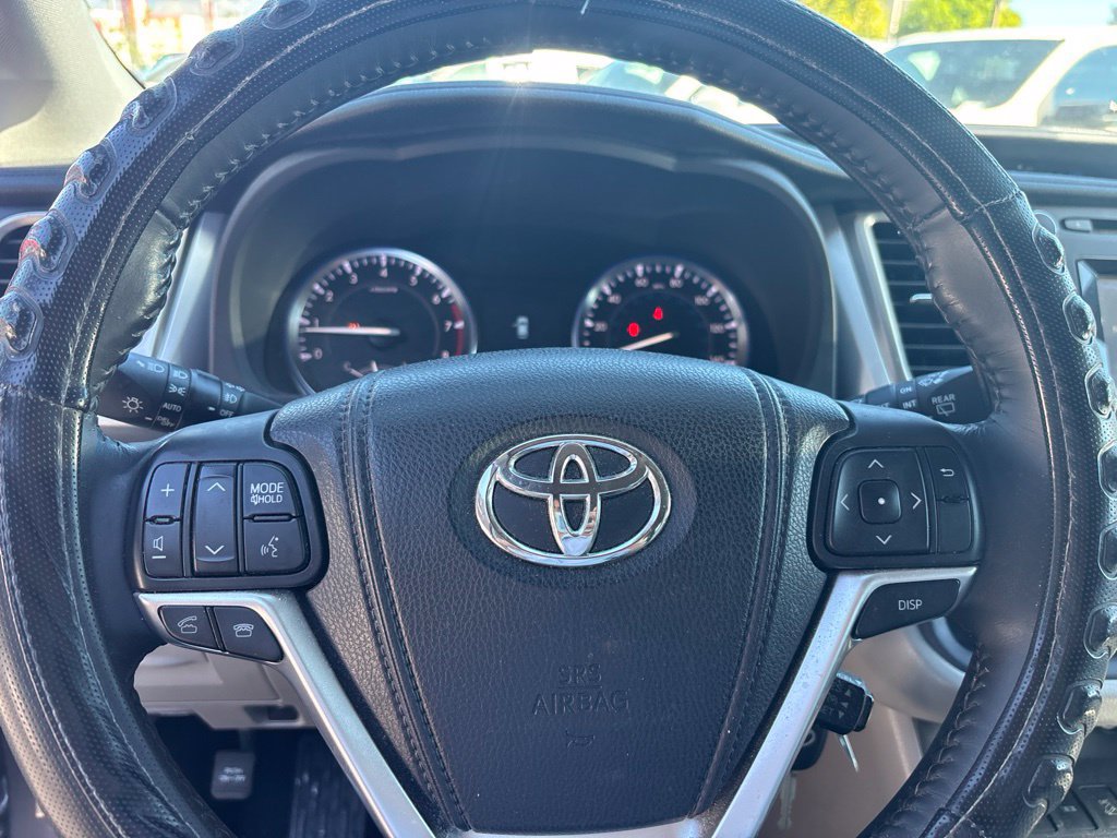Used 2015 Toyota Highlander Plus AWD/4WD image 19