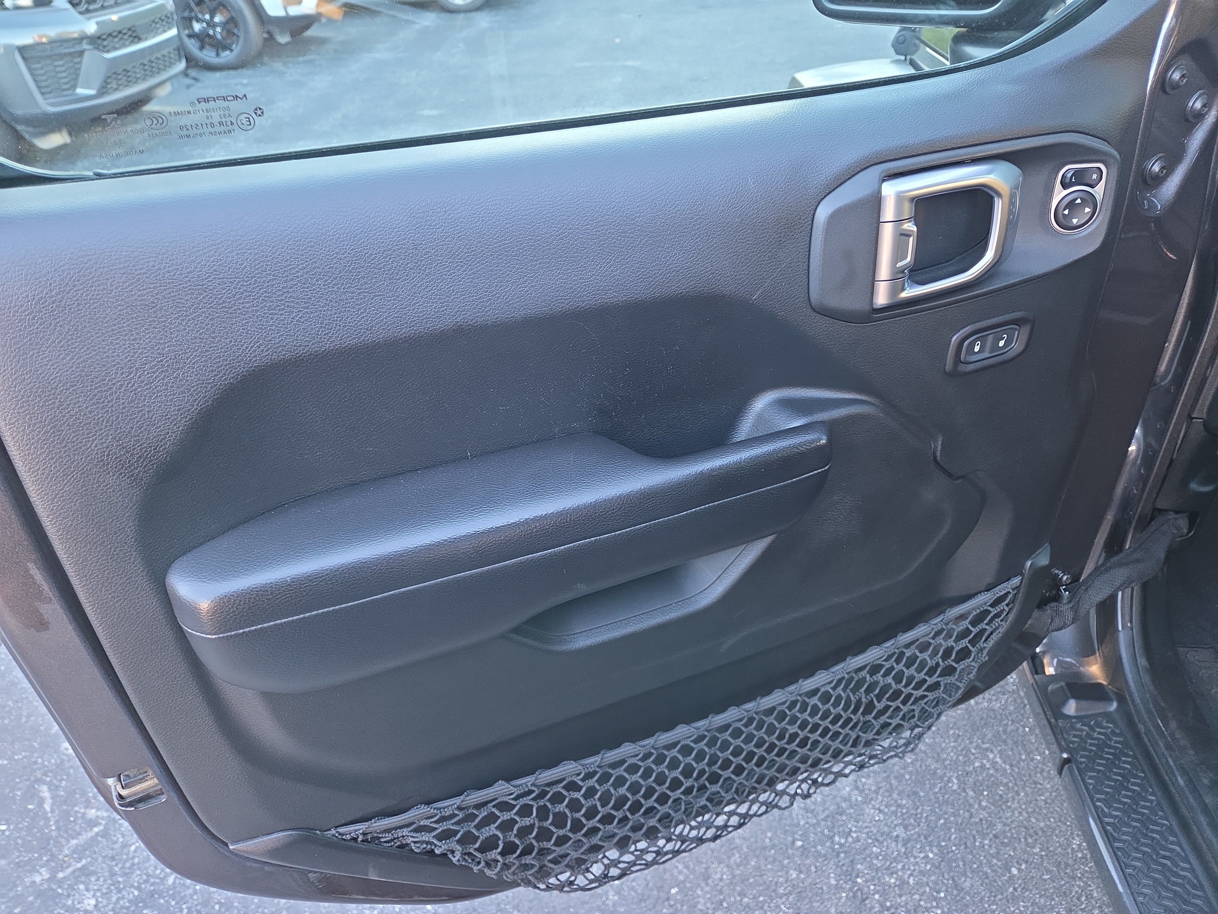 Certified 2019 Jeep Wrangler Sport AWD/4WD image 15