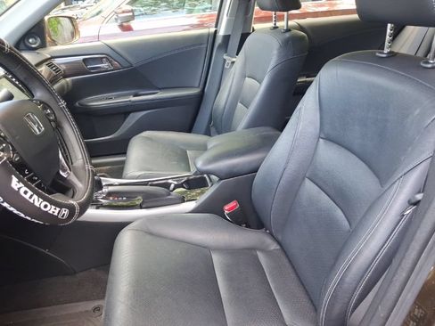 Certified 2017 Honda Accord Touring image 24