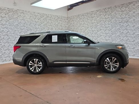 Used 2020 Ford Explorer Platinum w/ Premium Technology Package image 9