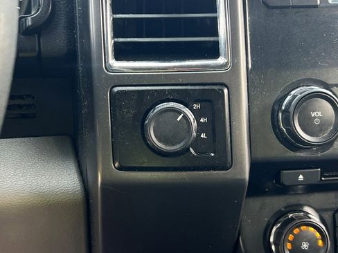 Used 2016 Ford F150 XLT image 22