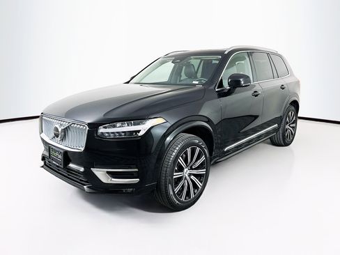 Used 2025 Volvo XC90 B5 Core image 3