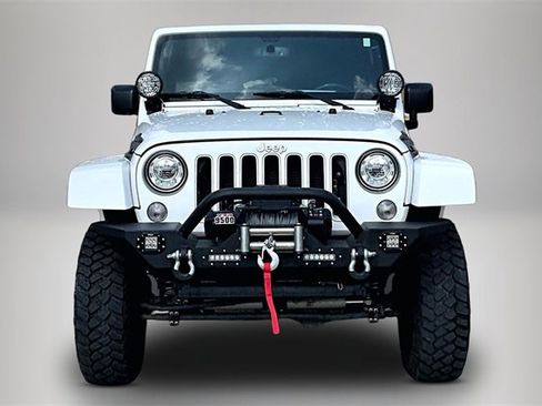 Used 2018 Jeep Wrangler Unlimited Sahara w/ Connectivity Group image 3